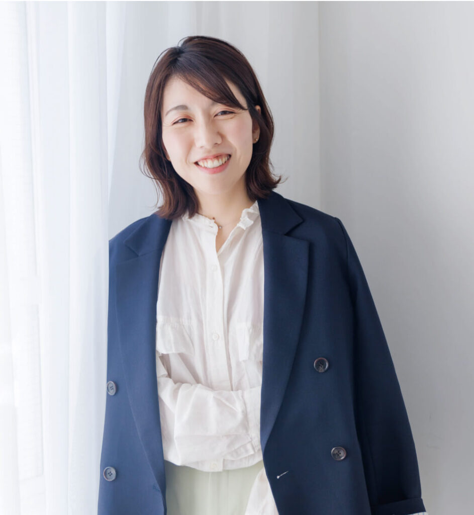 微笑む代表松本の写真